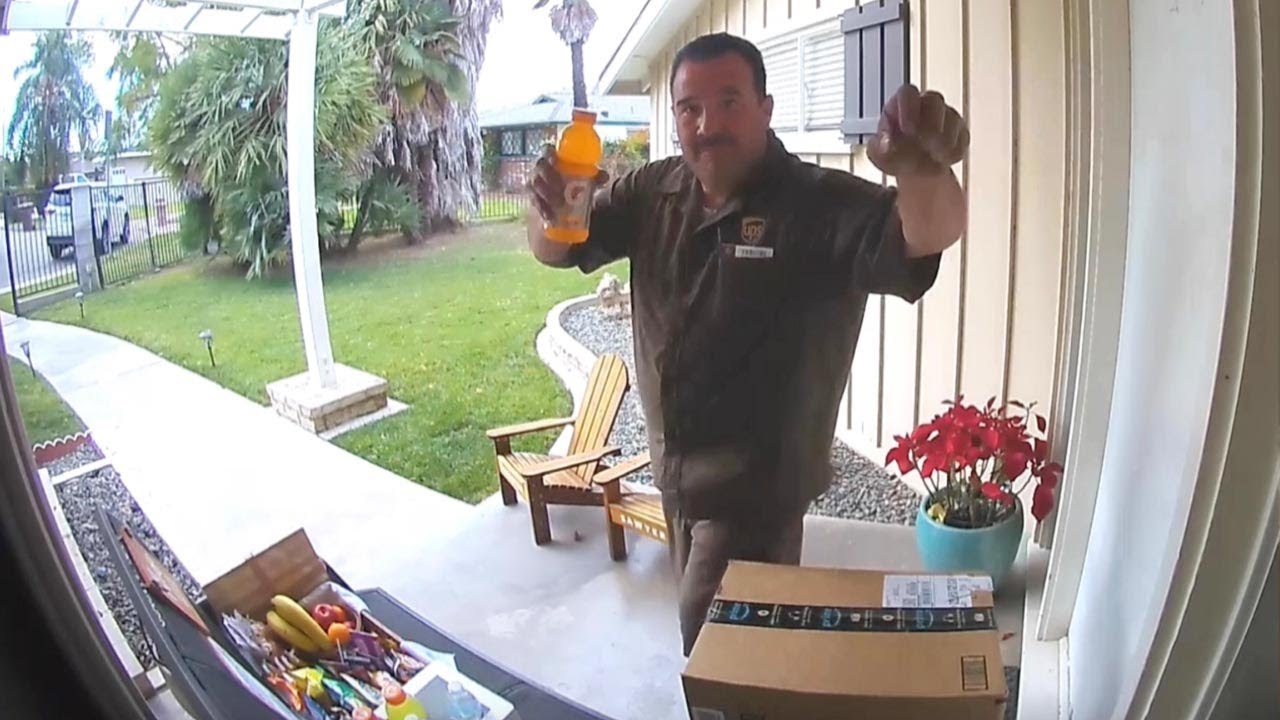 Kind Homeowner Leaves Snacks For Delivery Drivers