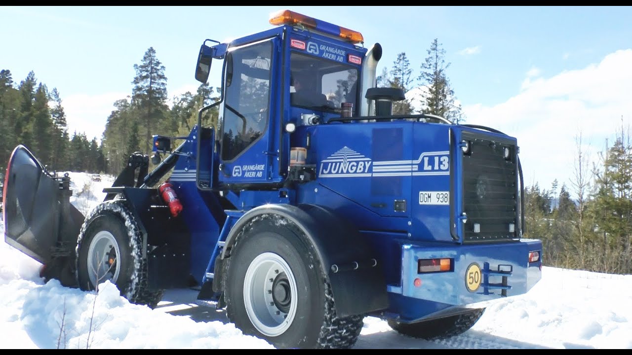 Wheel loader Ljungby  L13 - Snow plowing