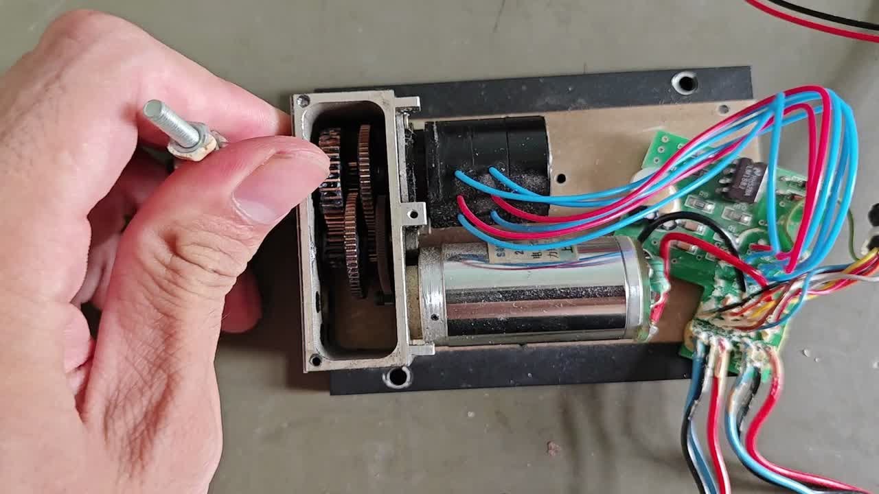 国产军用无人机上的舵机