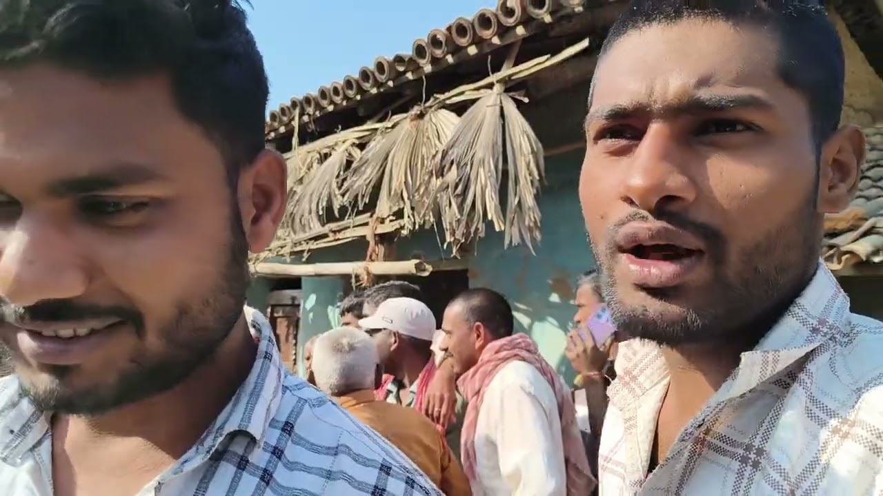 Pm kisan ka फार्मर id बनाने वाले व्यक्ति को गांव वाला पकड़ लिया है 