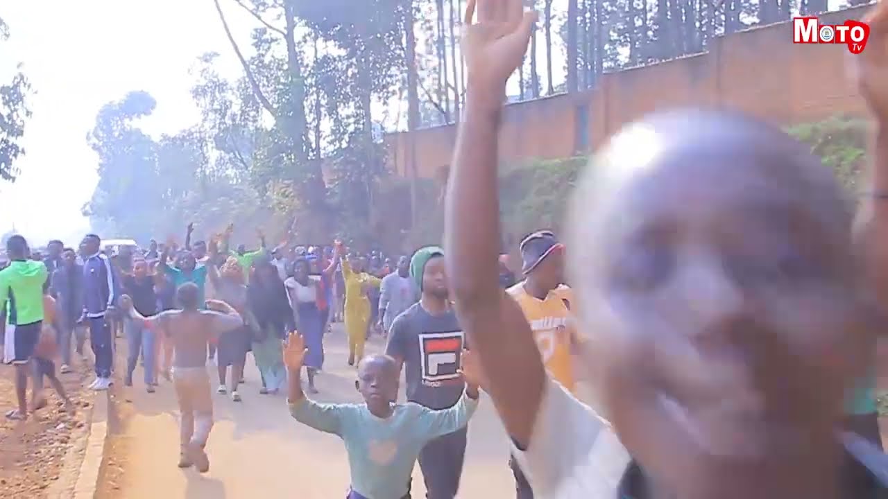 Moto TV: Les jeunes de Butembo maitrisent trois rebelles ADF