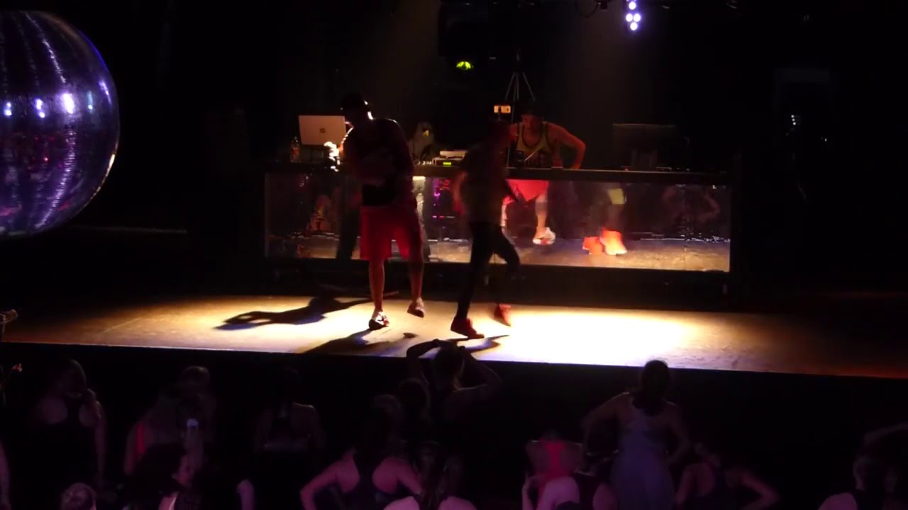 Marc Anthony - Aguanile  Salsa zumba