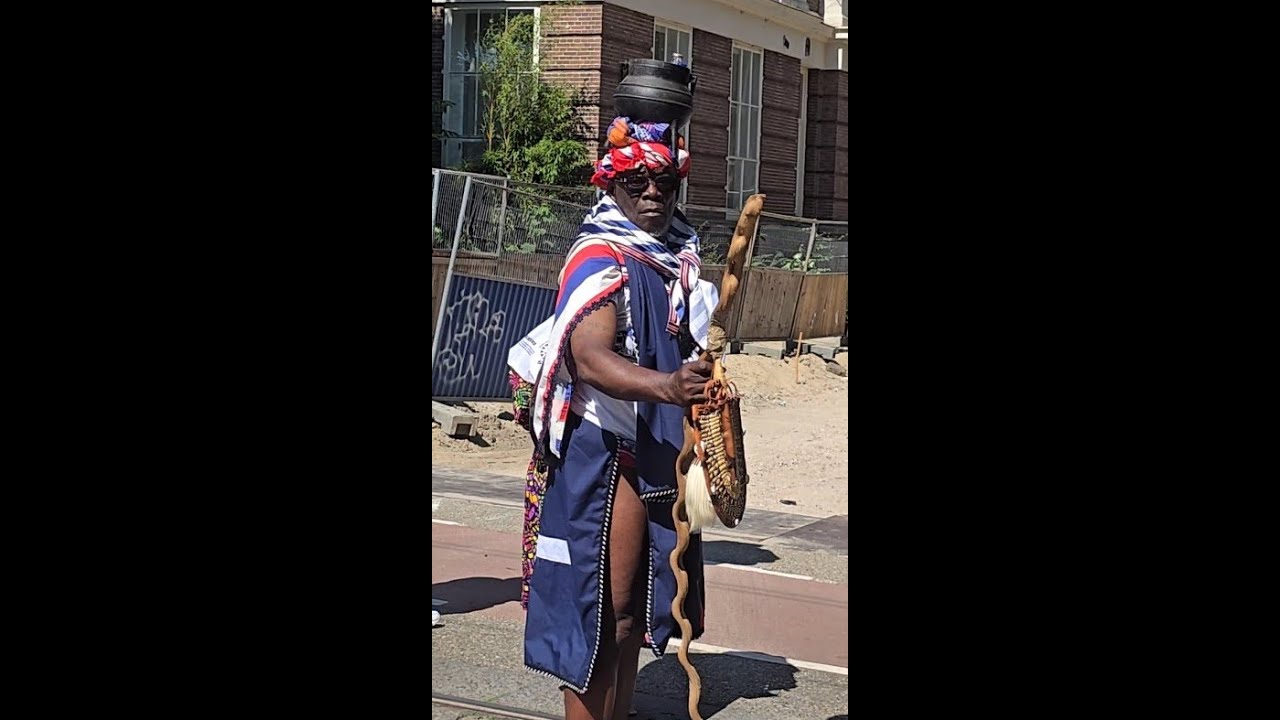 BIGI SPIKRI optocht tijdens Keti Koti in Amsterdam - SU -  Suriname - op 1 juli 2025 – Prt 1