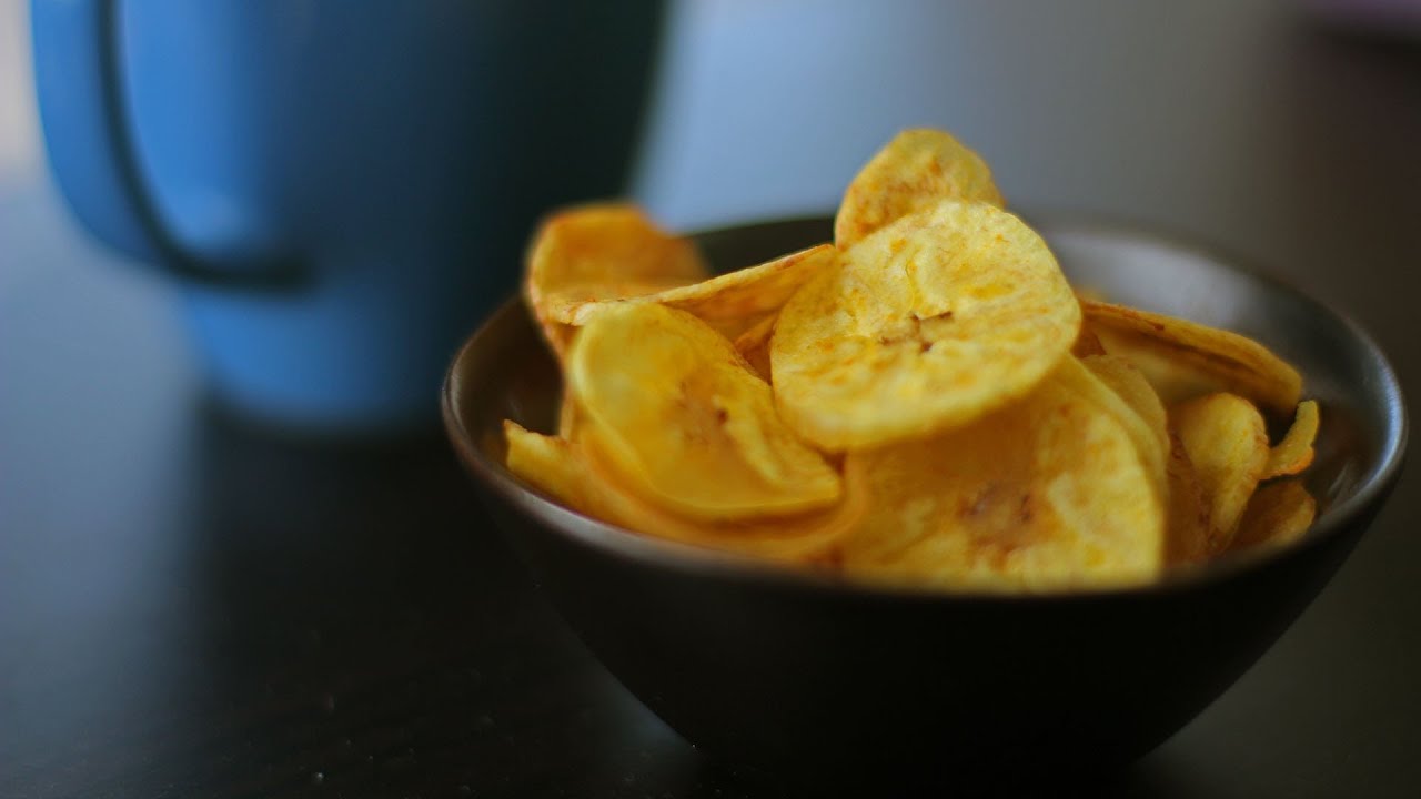 Yellow Banana chips / Plantain chips/kerela raw banana chips/raw banana wafers/khela chips