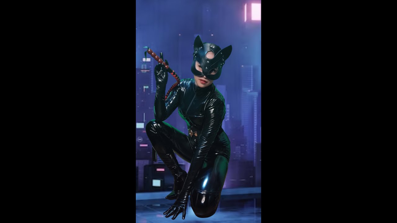 CATWOMAN Shiny CATSUIT Photoshoots
