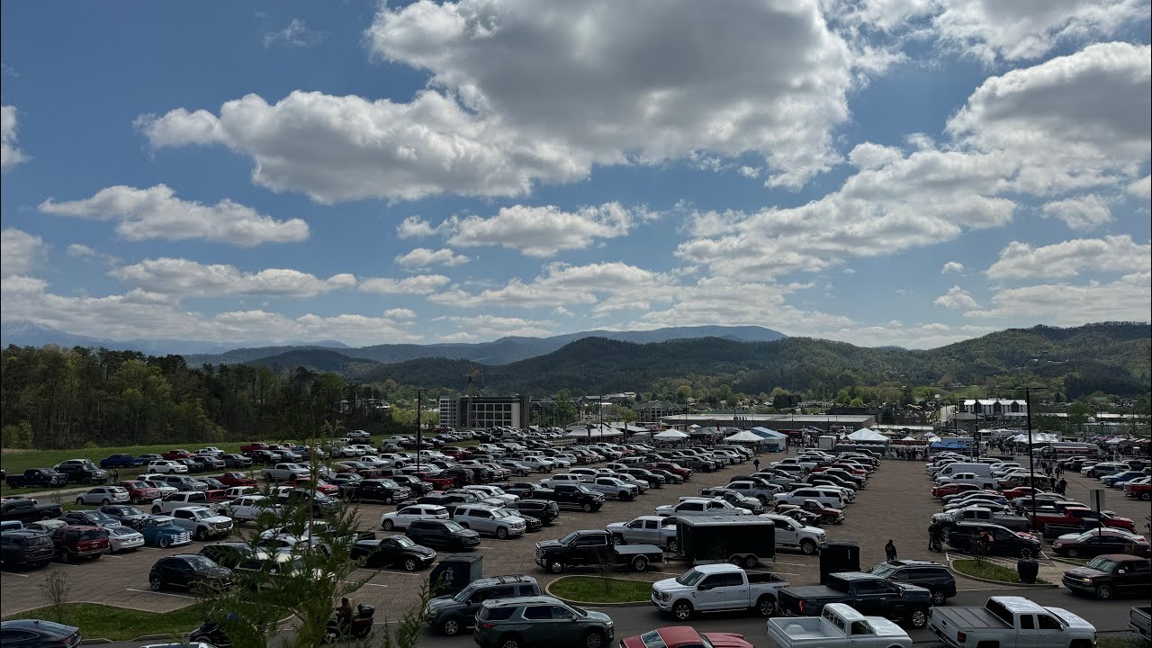 Cruisin’ The Strip Pigeon Forge Rod Run Spring 2025