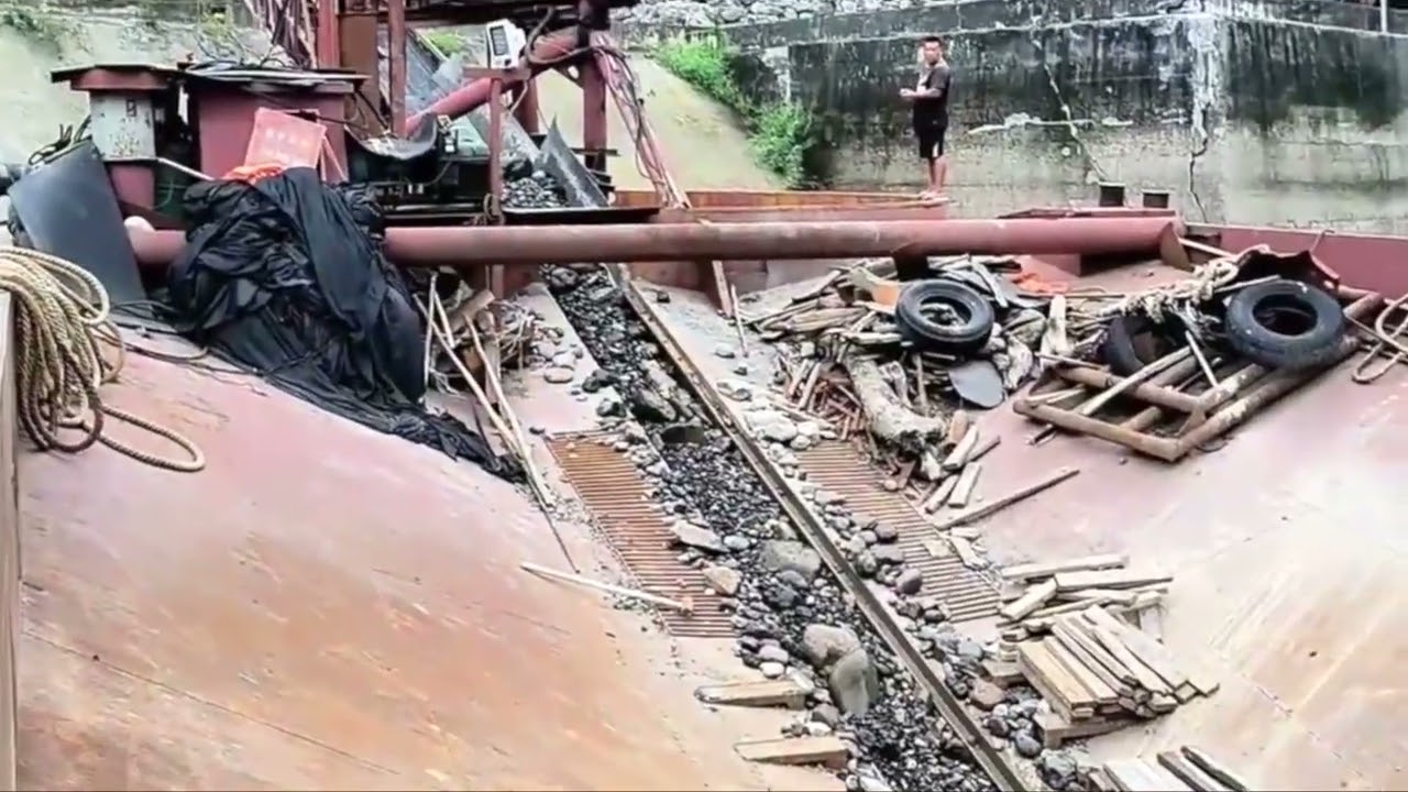 Barge Unloading - Stone #asmr #unloading #viralvideo #healing #relaxing