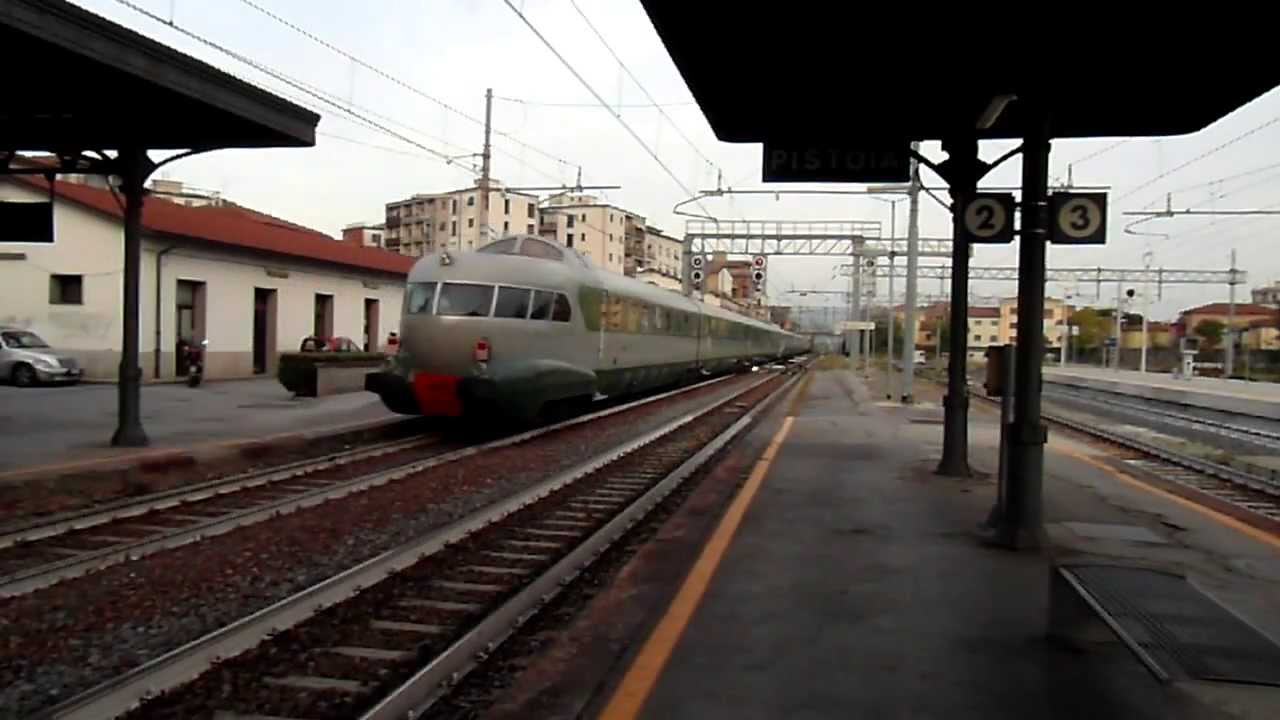 Elettrotreni storici ETR232 Polifemo ed ETR252 Arlecchino in partenza da Pistoia