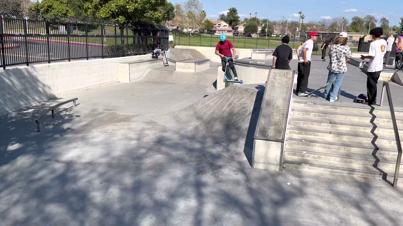 Raymond Warner does Buttercup on scooter