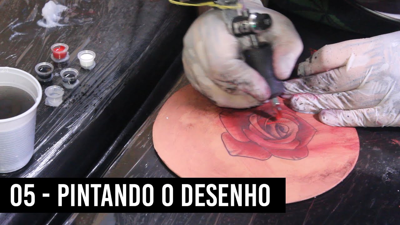 Curso Completo de Tatuagem - Módulo 6 - 05 Pintando o desenho