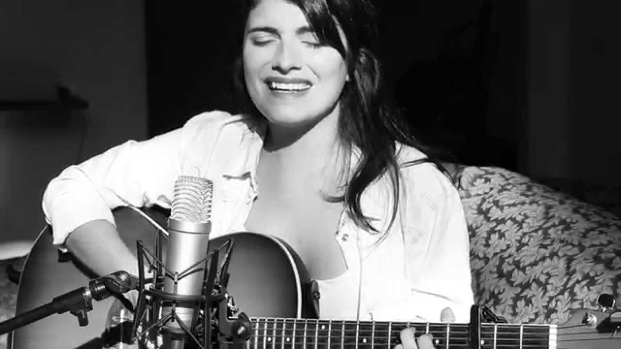 11 y 6 (Acoustic cover - Fito Paez) - Malena Di Bello