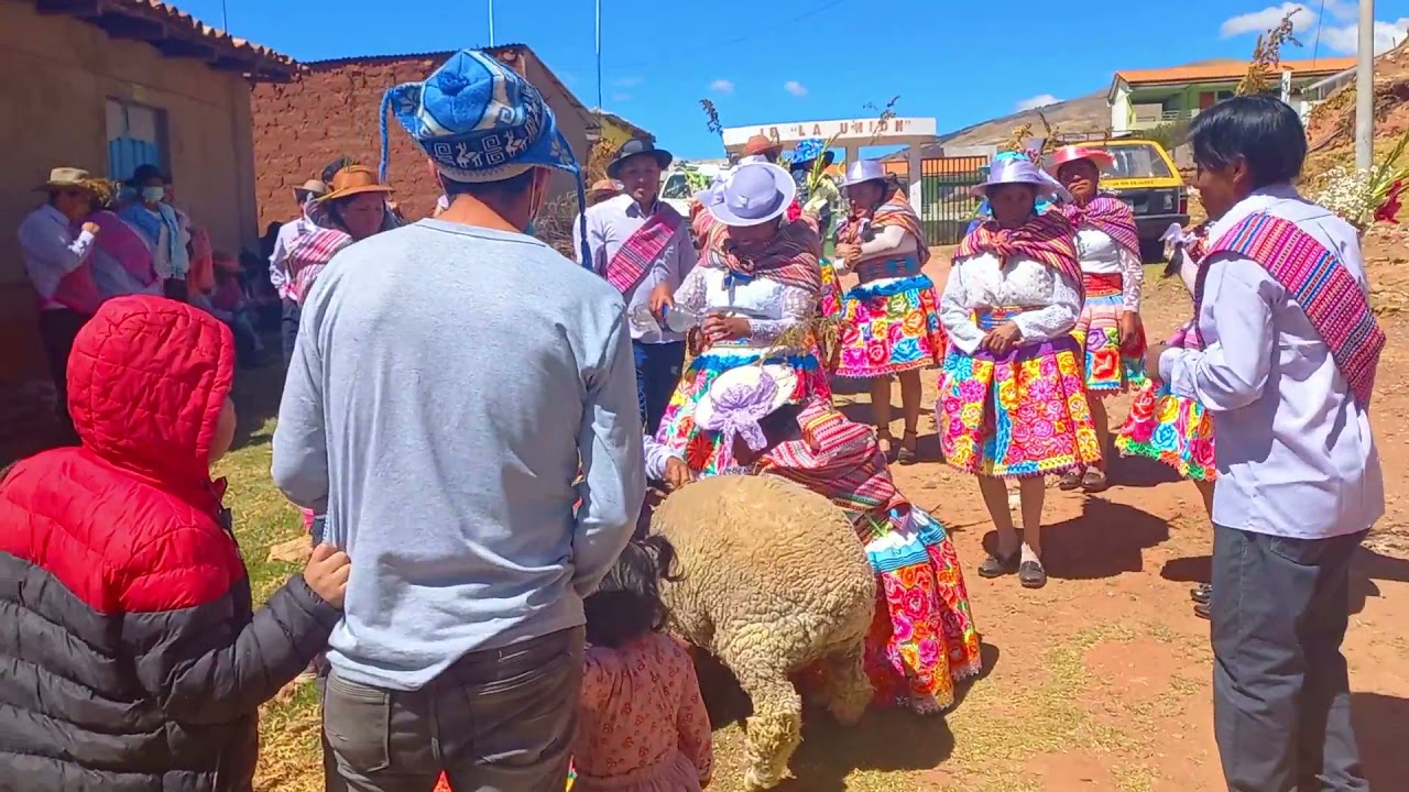 SANTIAGO FAMILIA TAPARA - 2021 (HERRANZA COSTUMBRISTA)- HUANCAVELICA