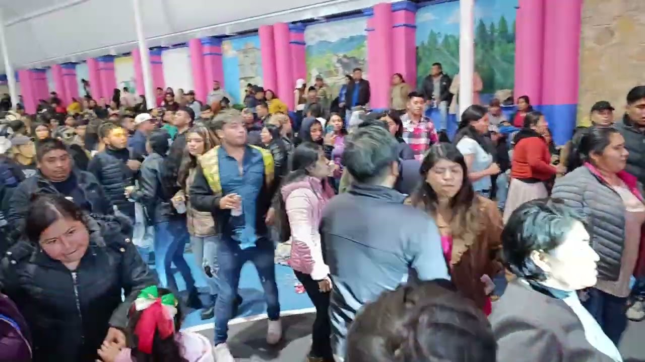 el burro loco los rayos de oaxaca en santa cruz ITUNDUJIA putla Oaxaca 2024 baile de lujo 😂🤣🤣😅