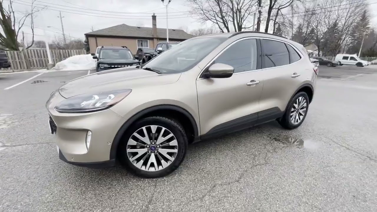QL120A - 2020 ESCAPE TITANIUM AWD