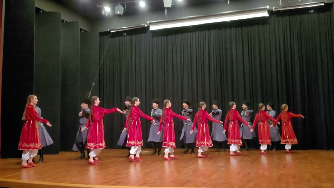 Dombay Halk Dansları Topluluğu Kafkas Dans Gösterisi (Karaçay - Çerkez) Video 5