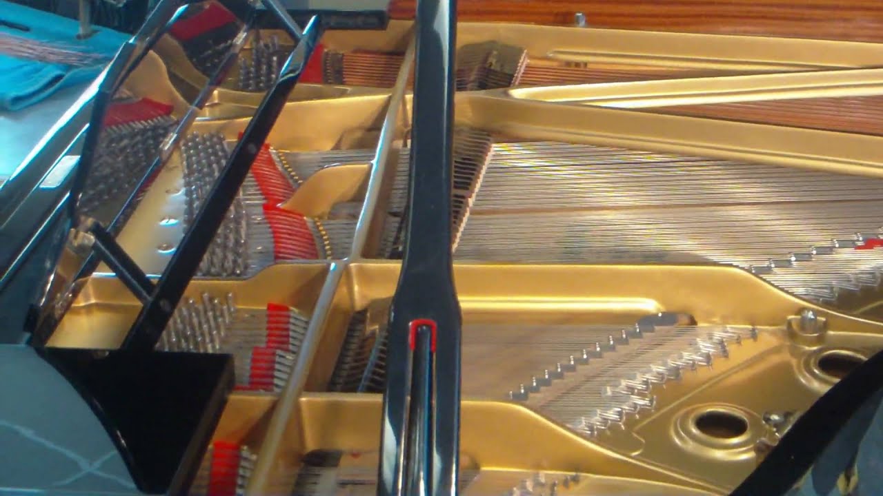 Yamaha S700 Grand Piano