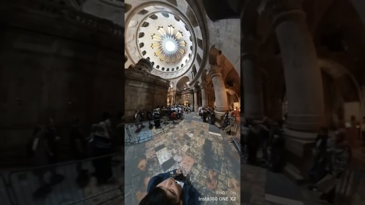 Walking inside of the Church of the Holy Sepulchre with Insta360