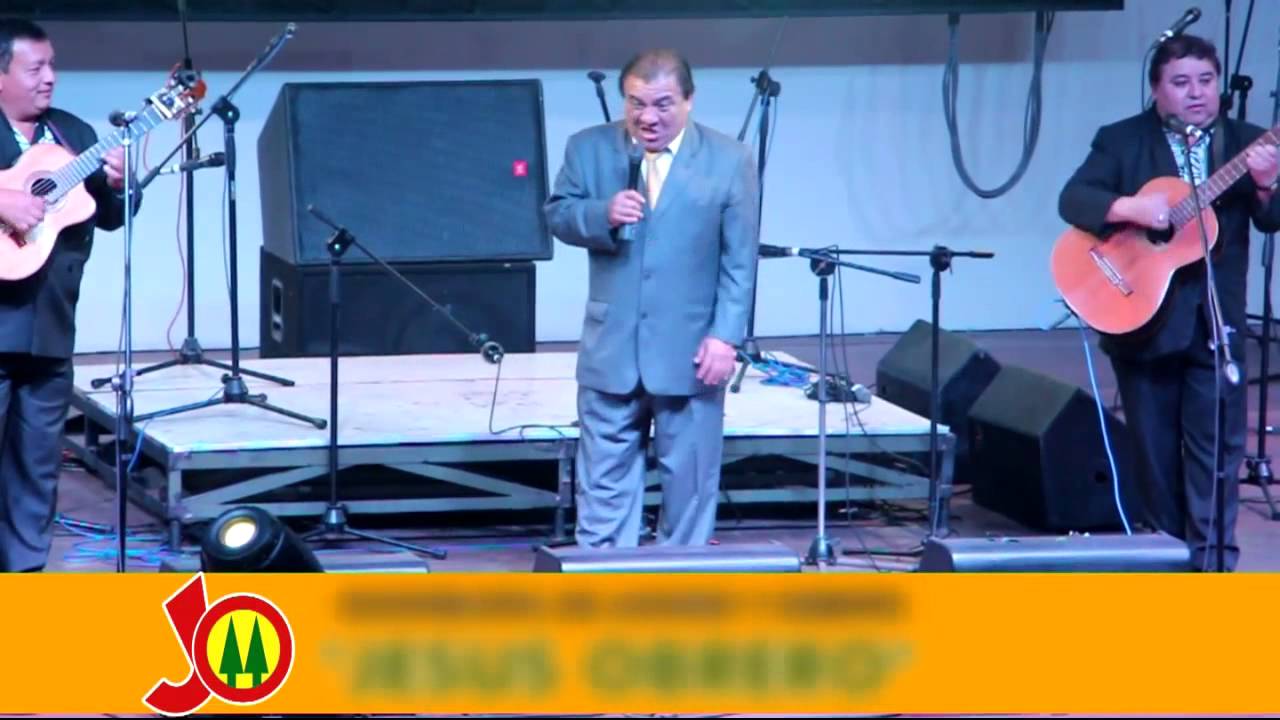 Manolo Rojas Imitando a Lucho Barrios . Homenaje a  Jhony Farfan
