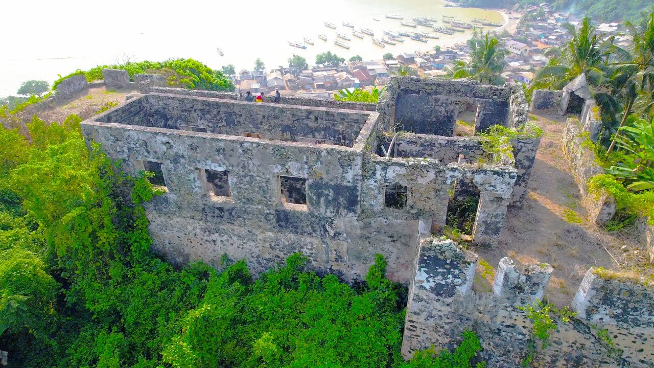Ghana’s Fort Batenstein | The Bizarre History.