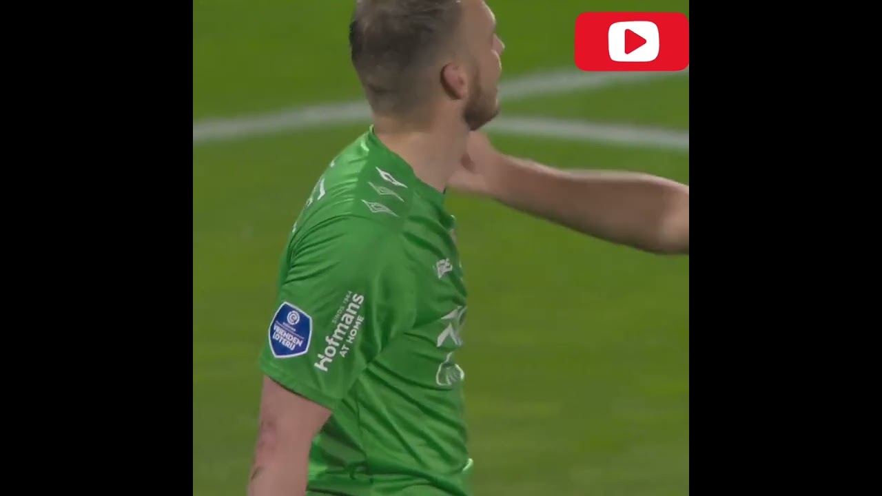 The strange mistake of the goalkeeper Jasper cillesen in the Dutch league #football #goalkeeper  #