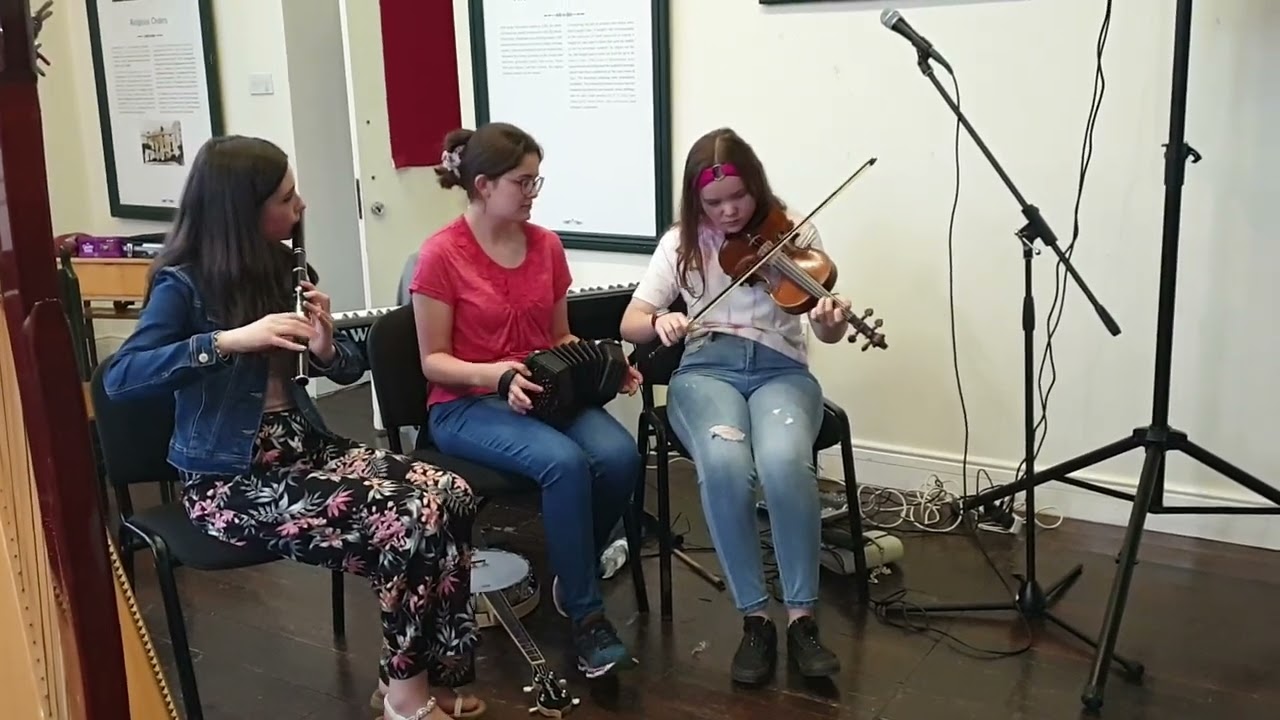 Spink Comhaltas/VokShock concert,  trio from Molly O Rourke,  Laura Vesey,  Bronagh Clooney