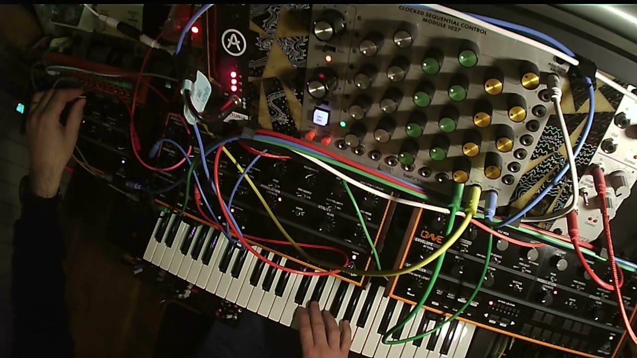 Microtonal sequences + improvisation | Behringer 1027 (ARP 2500 clone) and Craves