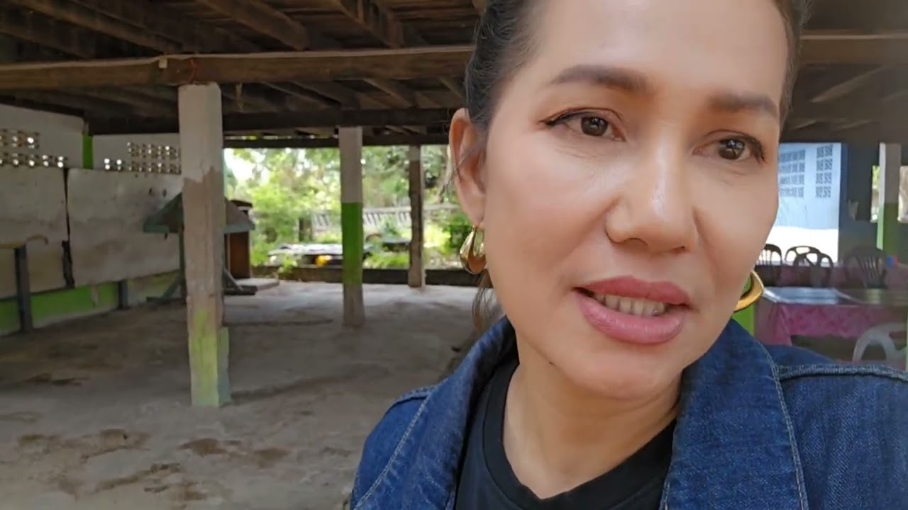 มาถึงโรงเรียน ธิดาลาวแล้วคร่า@เจี๊ยบ ศรีวิไล