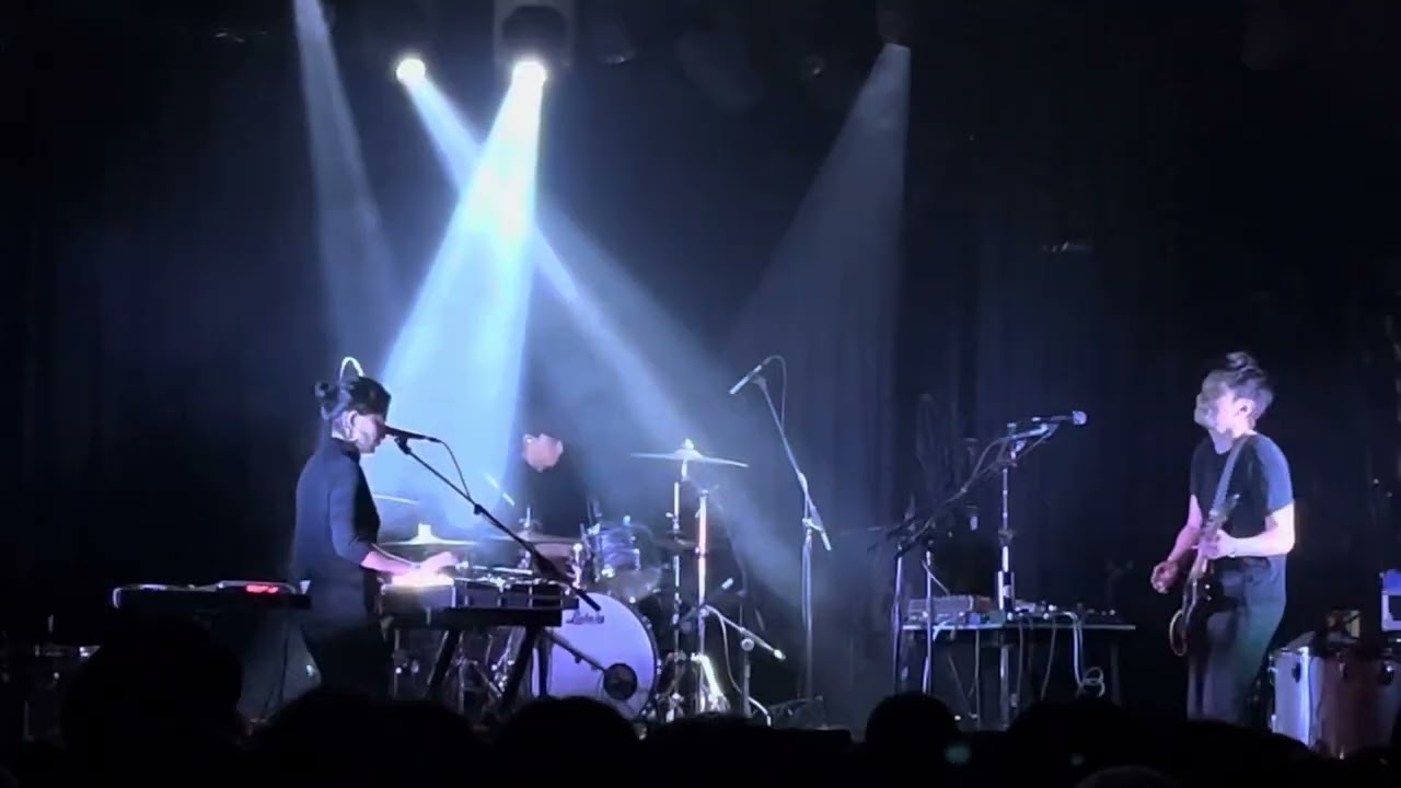 Re-TROS &lsquo;Hailing Drums&rsquo; @ Electric Ballroom, London 18/11/24