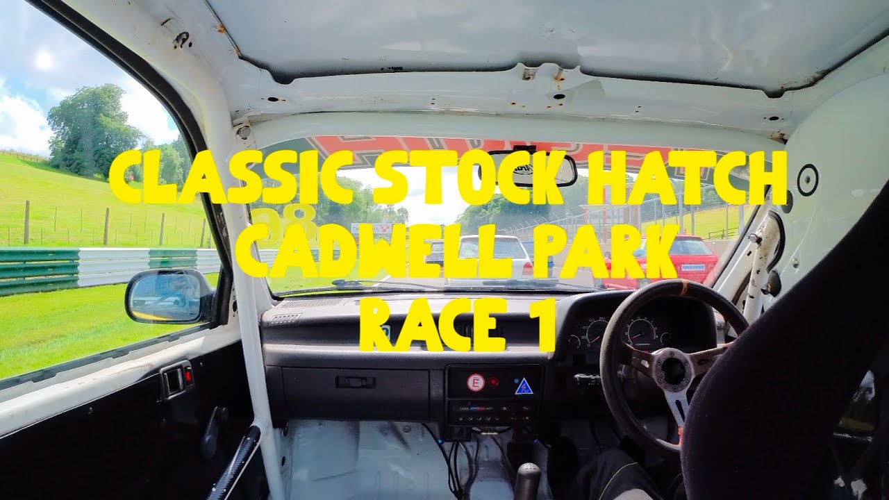 Cadwell Park Race 1 Classic Stock Hatch 750mc Suzuki Swift GTI vs Ford Xr2i