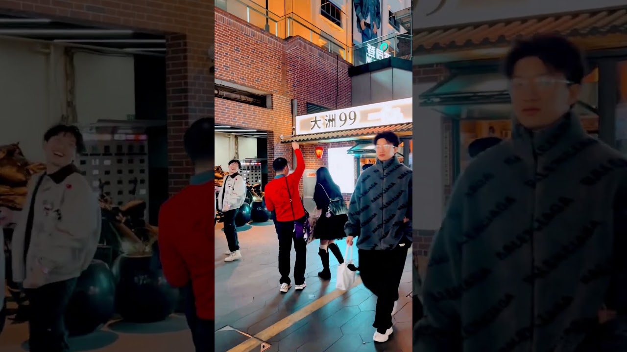 Leaves 🍁 Shanghai, vibrant city, street lights, walking trip,architecture, cafes, bars and clubs