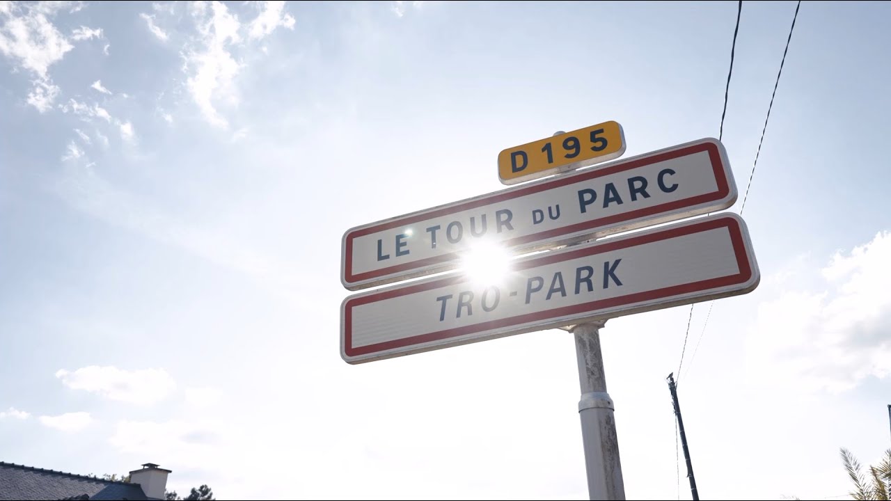AU BOUT DU PARC