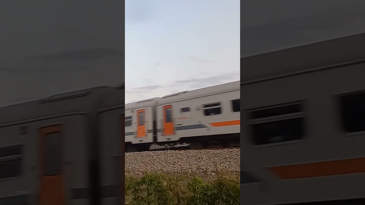 #kadhoho #keretaapi #railfansindonesia #stasiun #sumobito #shorts #subscribe