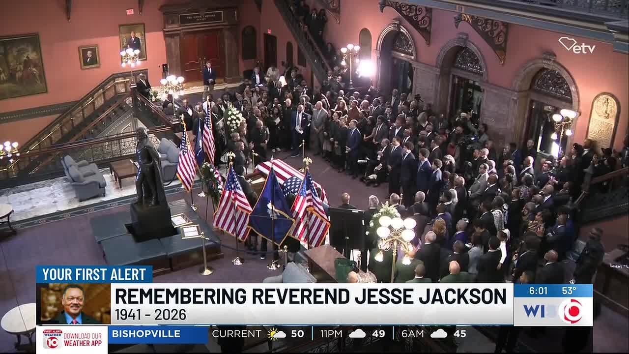 Thousands gather at South Carolina State House to honor civil rights leader Rev. Jesse Jackson