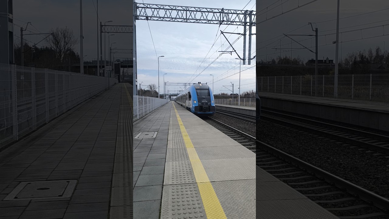22WEdg-010 Jako KŚ S1 odjeżdża ze stacji Zawiercie Borowe Pole 