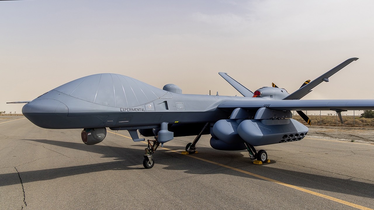 Беспилотник MQ-9B SeaGuardian готов к совместной работе с истребителем P-8 Poseidon.