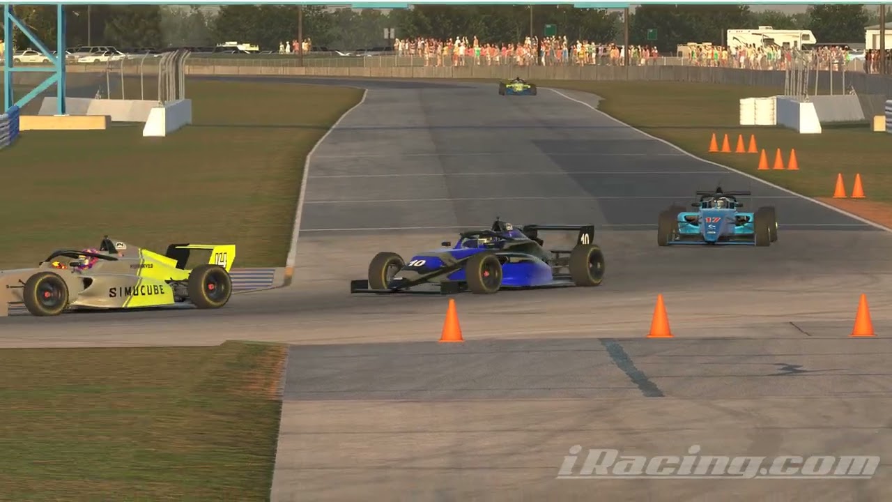 iRacing F4 Challenge - Sebring - Ese señor está loco