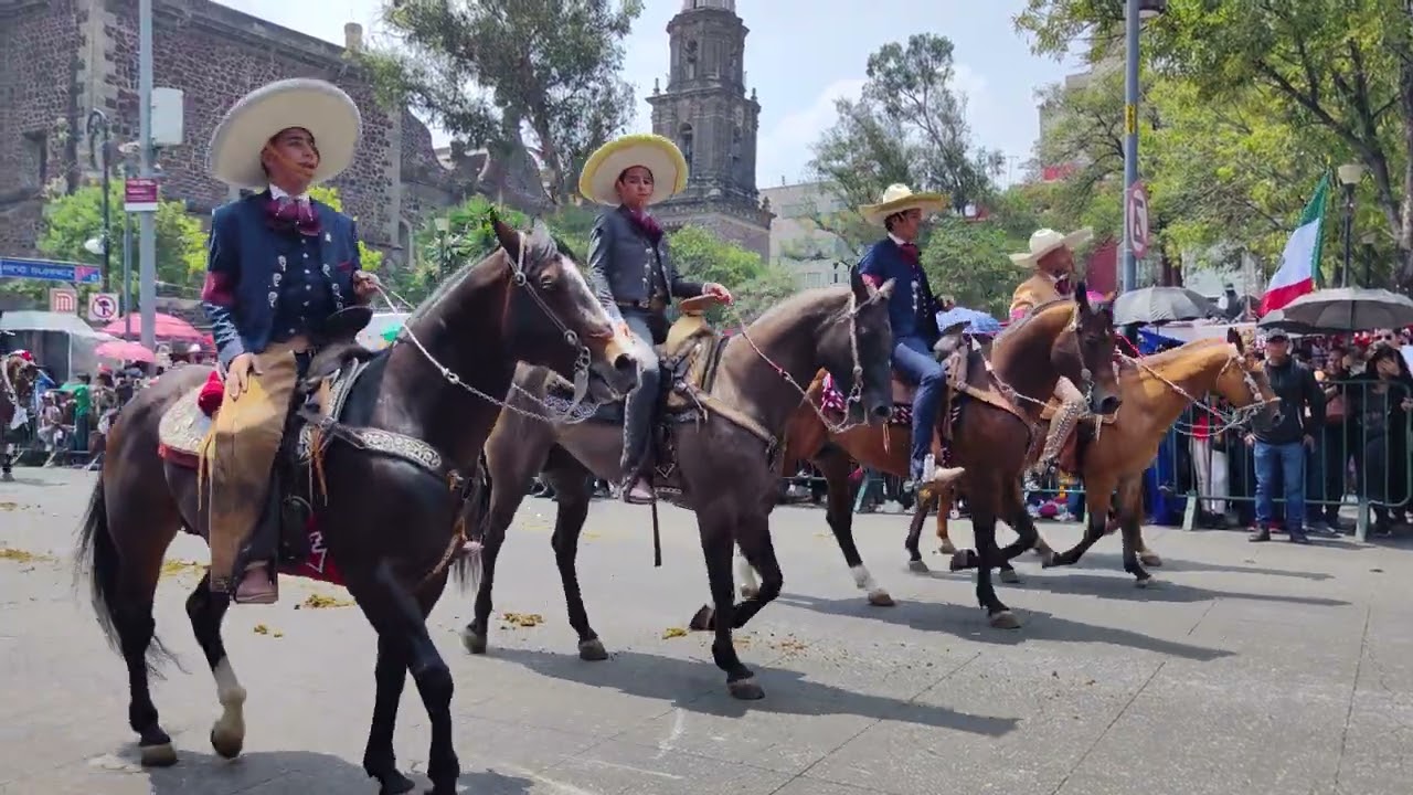 Charros y escaramuzas durante el desfile de independencia México 2023