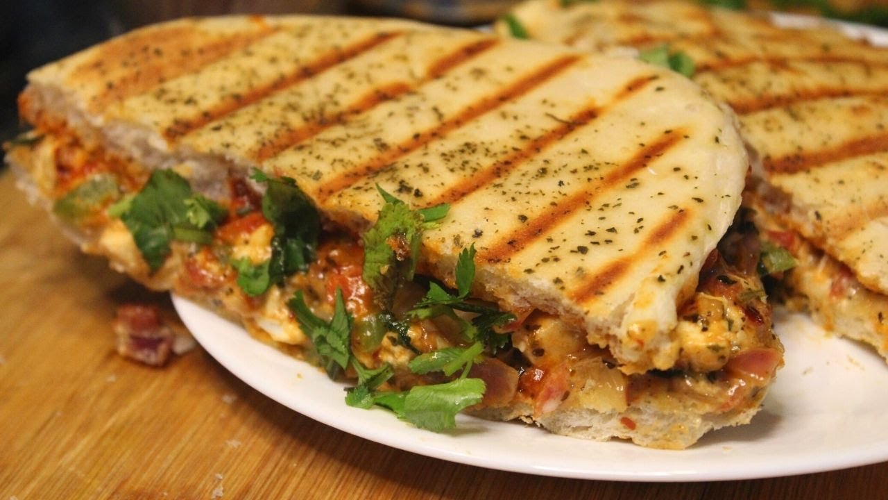 नए तरीके से झटपट बनाये स्वादिष्ठ व् जल्दी स्टफ्ड पनीर कुलचा  | Easy Stuffed Paneer Kulcha Recipe