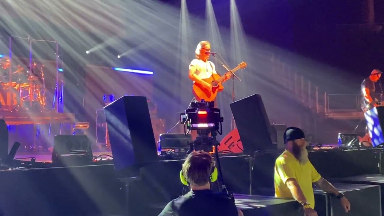 Alter Bridge - Wonderful Life/Watch Over You (live) @ The O2 London, 04/03/2026