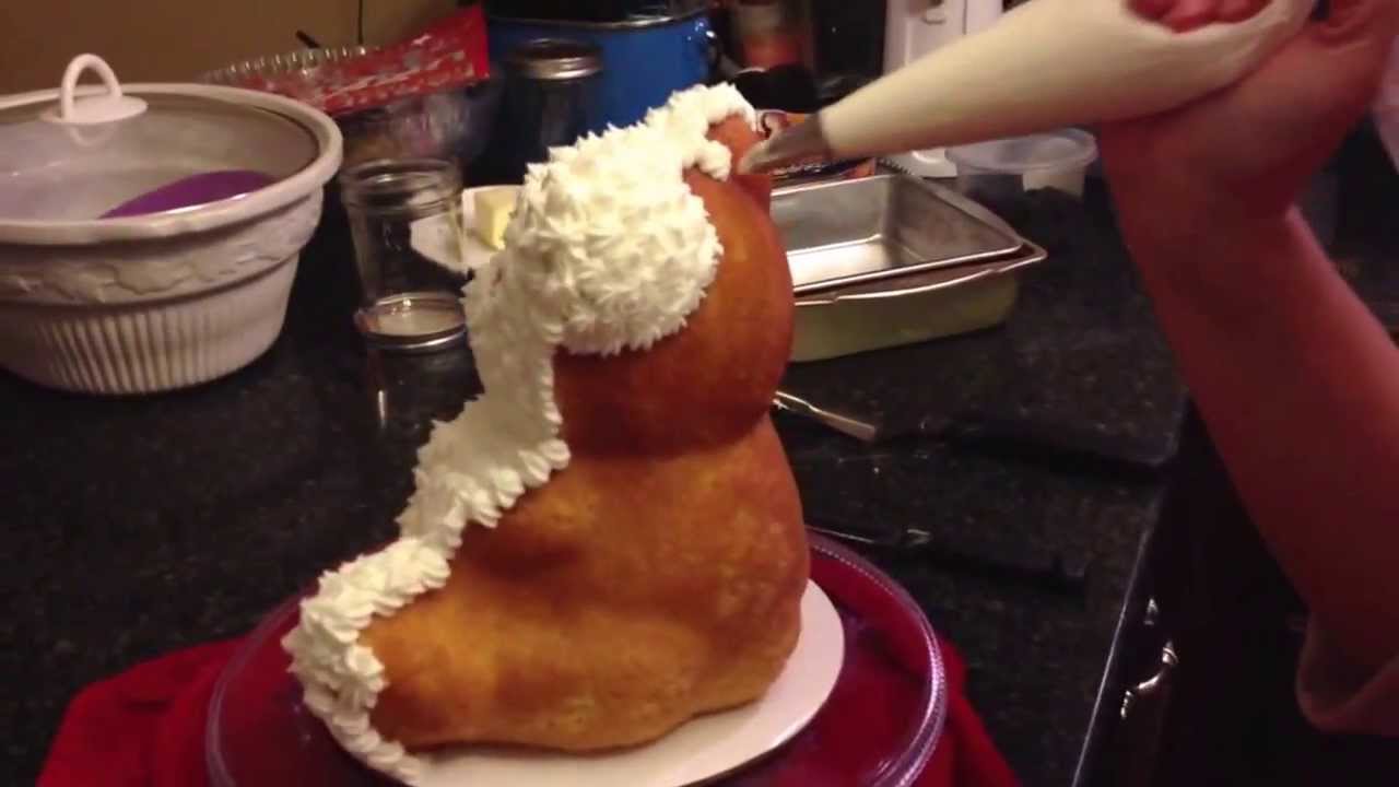 Audreytastic baking a Teddy bear cake part 2