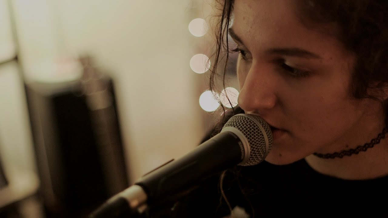 NAYA - “Don’t run away, Emilie” (Session unplugged)