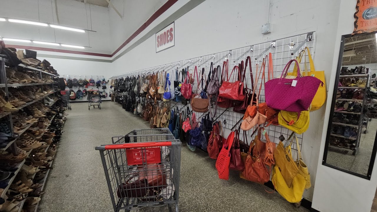 HOW MUCH is this VINTAGE COACH WORTH! NEW FINDS! RED, WHITE & BLUE! Thrift with me!