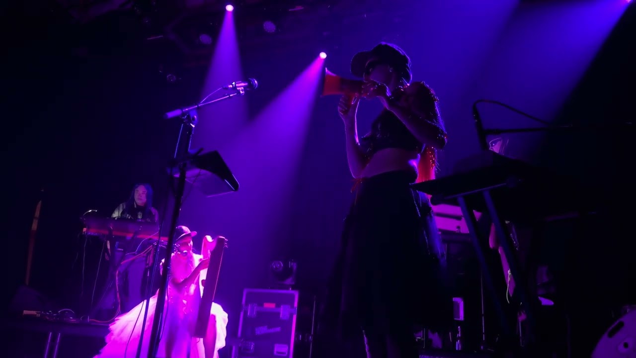 Cocorosie live in Paris (L'Élysée Montmartre) - June 2023 - Techno Love Song