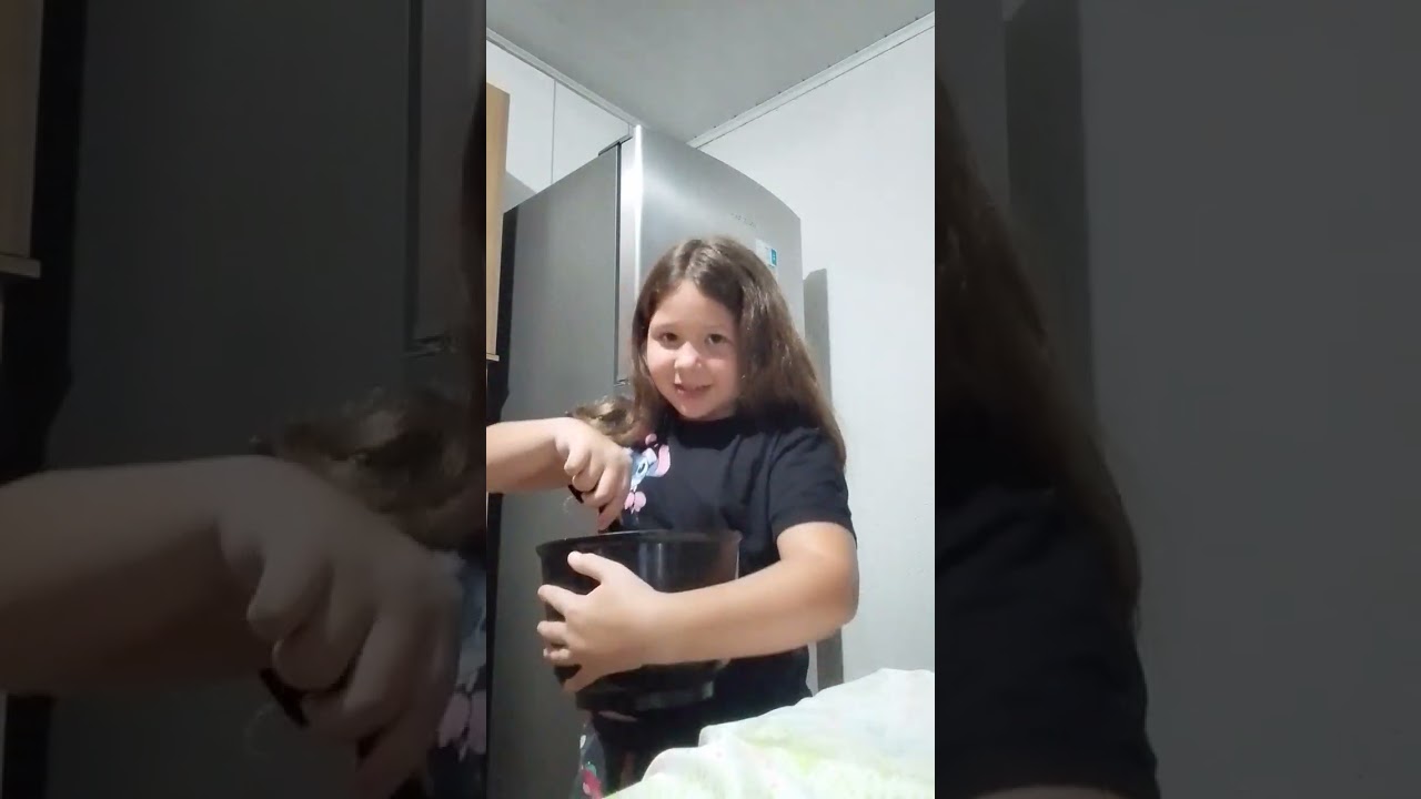 Fazendo um bolo sozinha