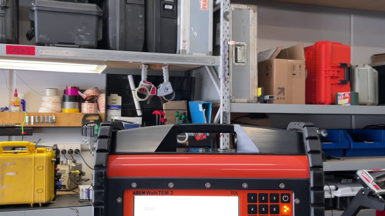 ABEM WalkTEM2 receiver - a closer look at the interface.