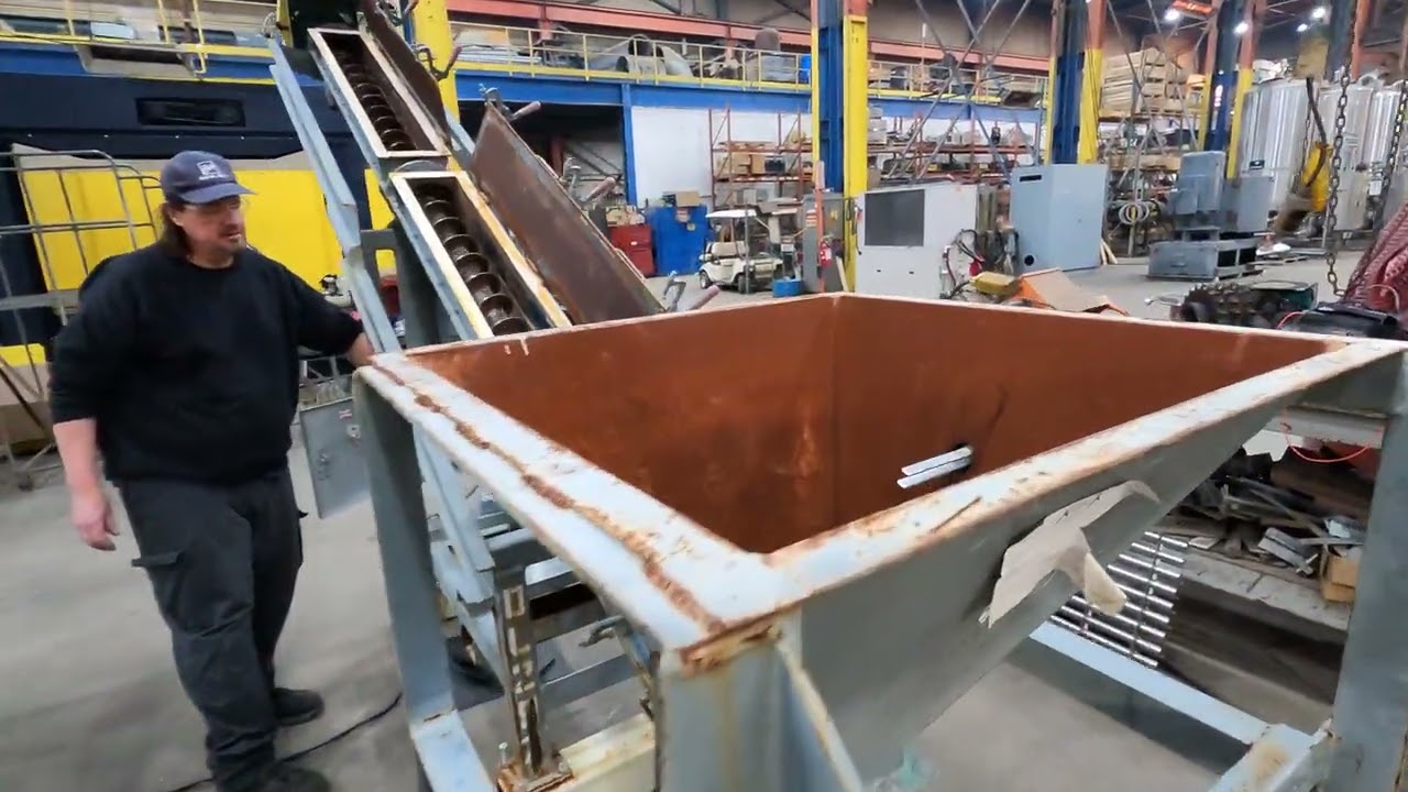 Inclined Screw Conveyor.