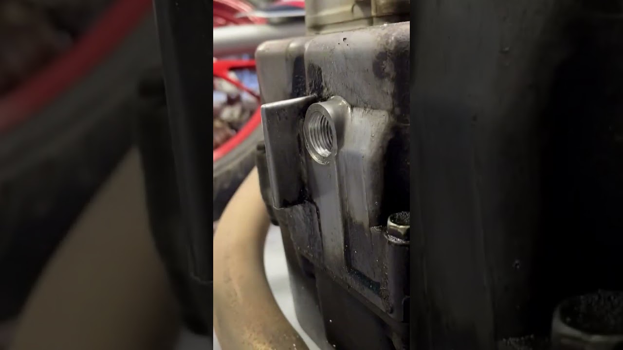 As&iacute; se arregla la rosca del tap&oacute;n de Carter de una Moto ✅✅💯