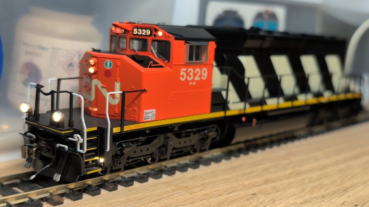 Sound and Light Function Test - Bowser CN SD40-2W #hoscale 