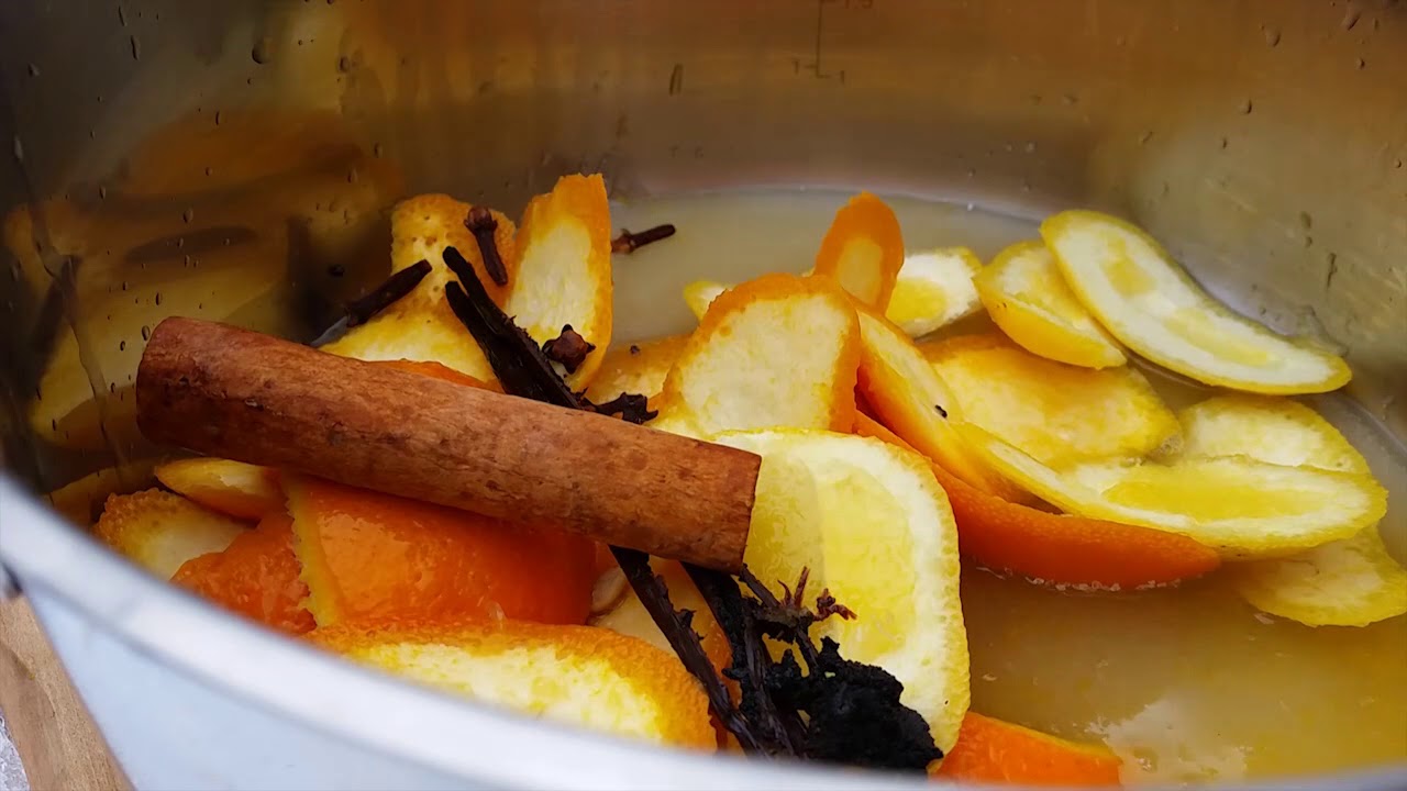 Kuhano vino. Rdeče - da lep&scaron;e steče!