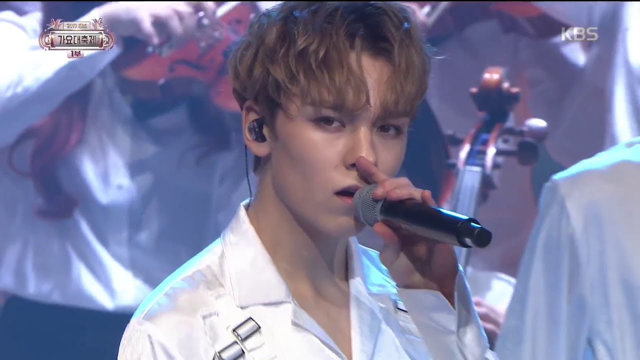 2017 KBS가요대축제 Music Festival - 세븐틴 - Intro+울고 싶지 않아 (Intro+Don't Wanna Cry). 20171229